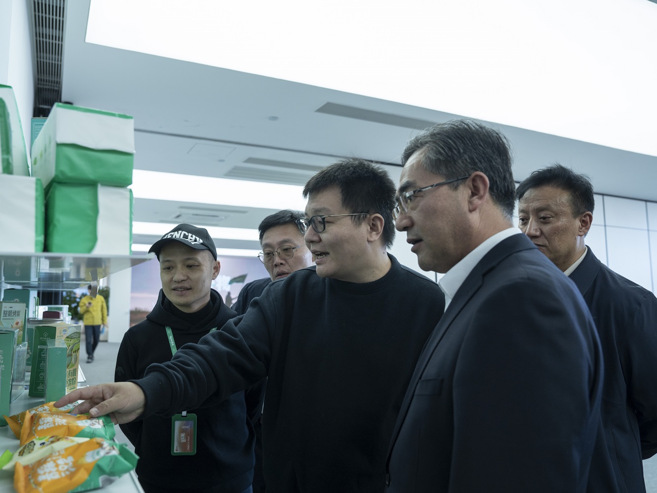 西藏自治区农业农村厅厅长到访远方好物 推动特色农产品品牌建设